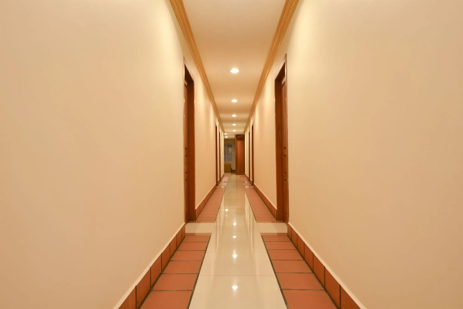 Foto - Golden House International Hotel