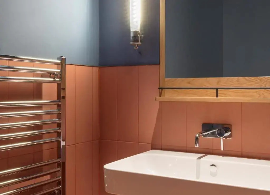 Photo - Whitworth Locke