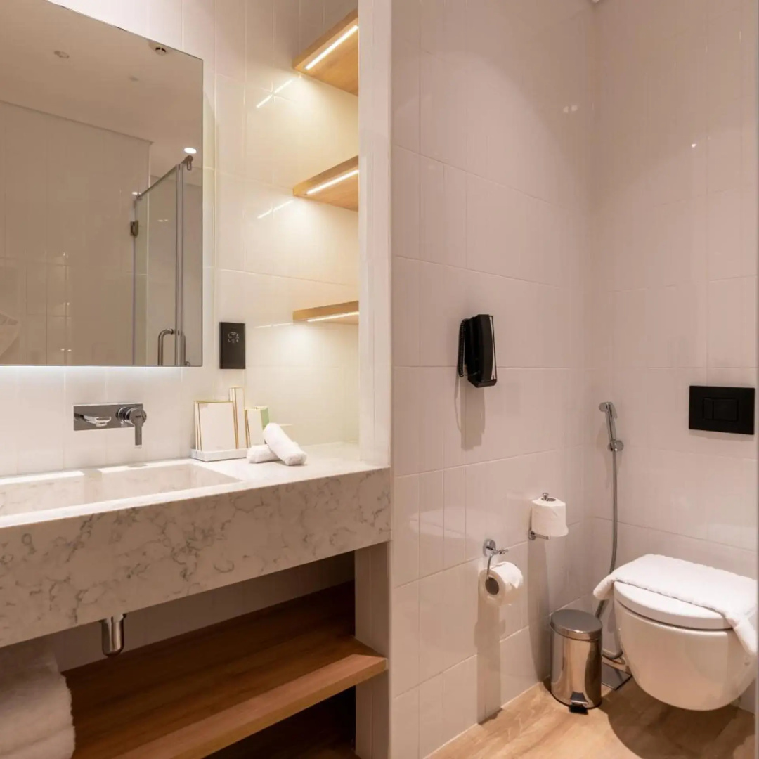 Photo - West Walk Retaj Hotel