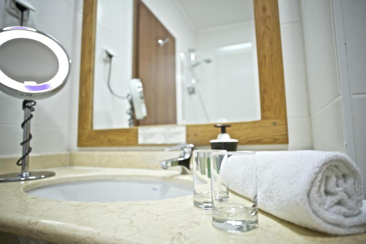 Photo - Rembrandt Hotel