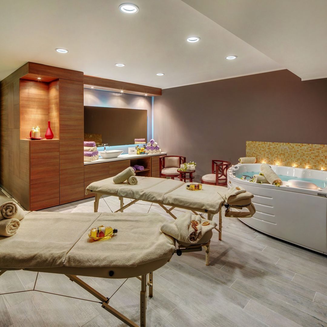 Photo - Royal Princess Hotel