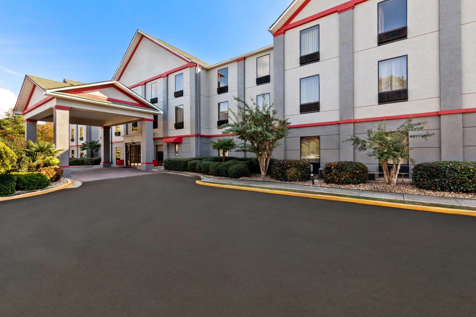 Photo - Red Roof PLUS+ & Suites Atlanta Airport South