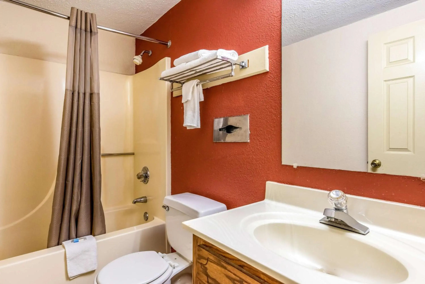 Photo - Motel 6-Gatlinburg, TN - Smoky Mountains