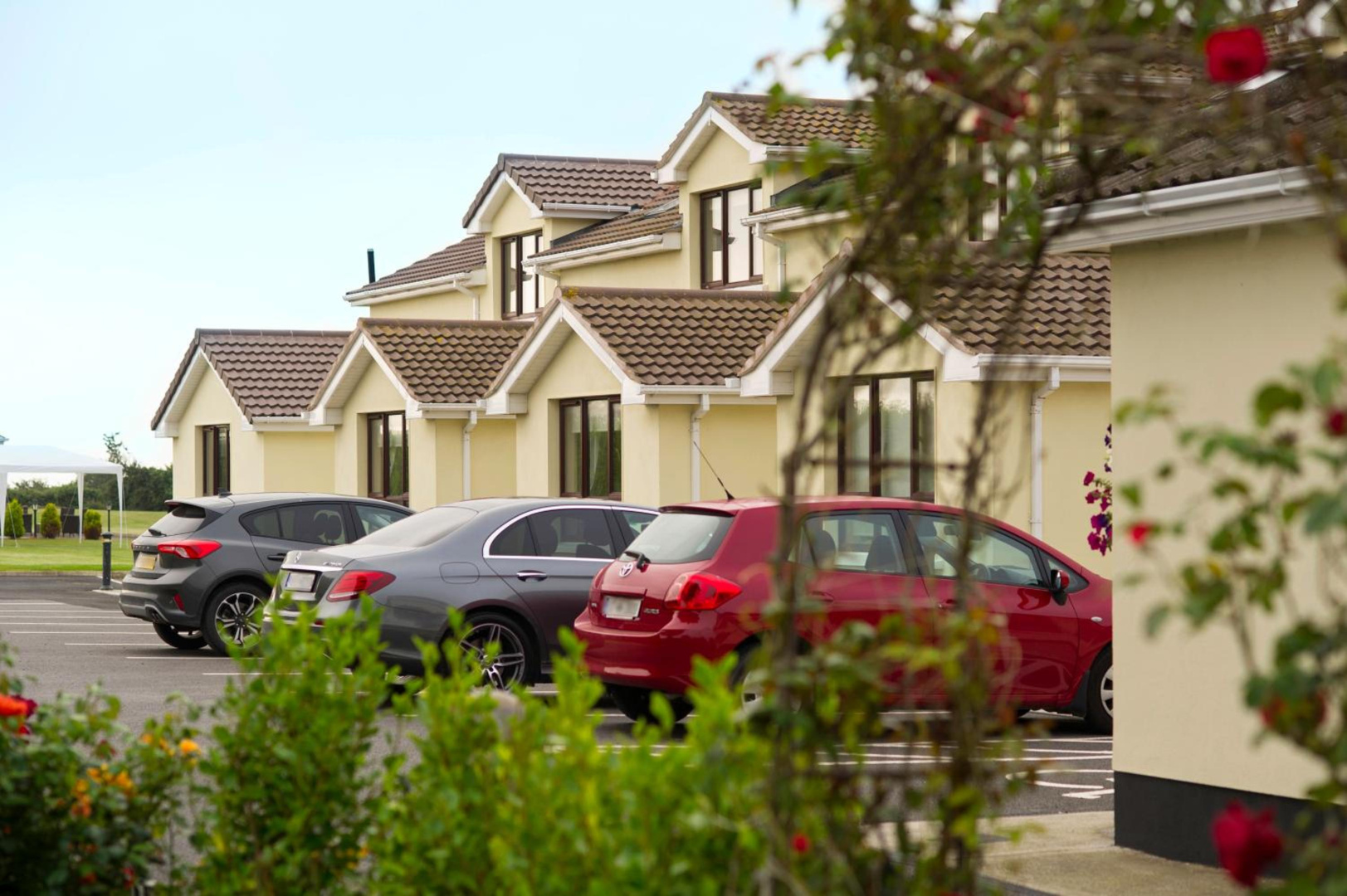 Photo - Hillview House