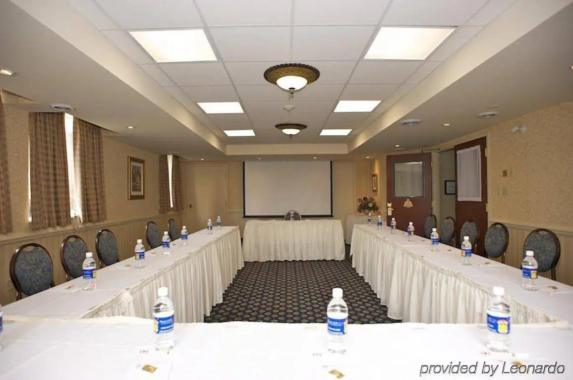 Foto - Monte Carlo Inn Airport Suites