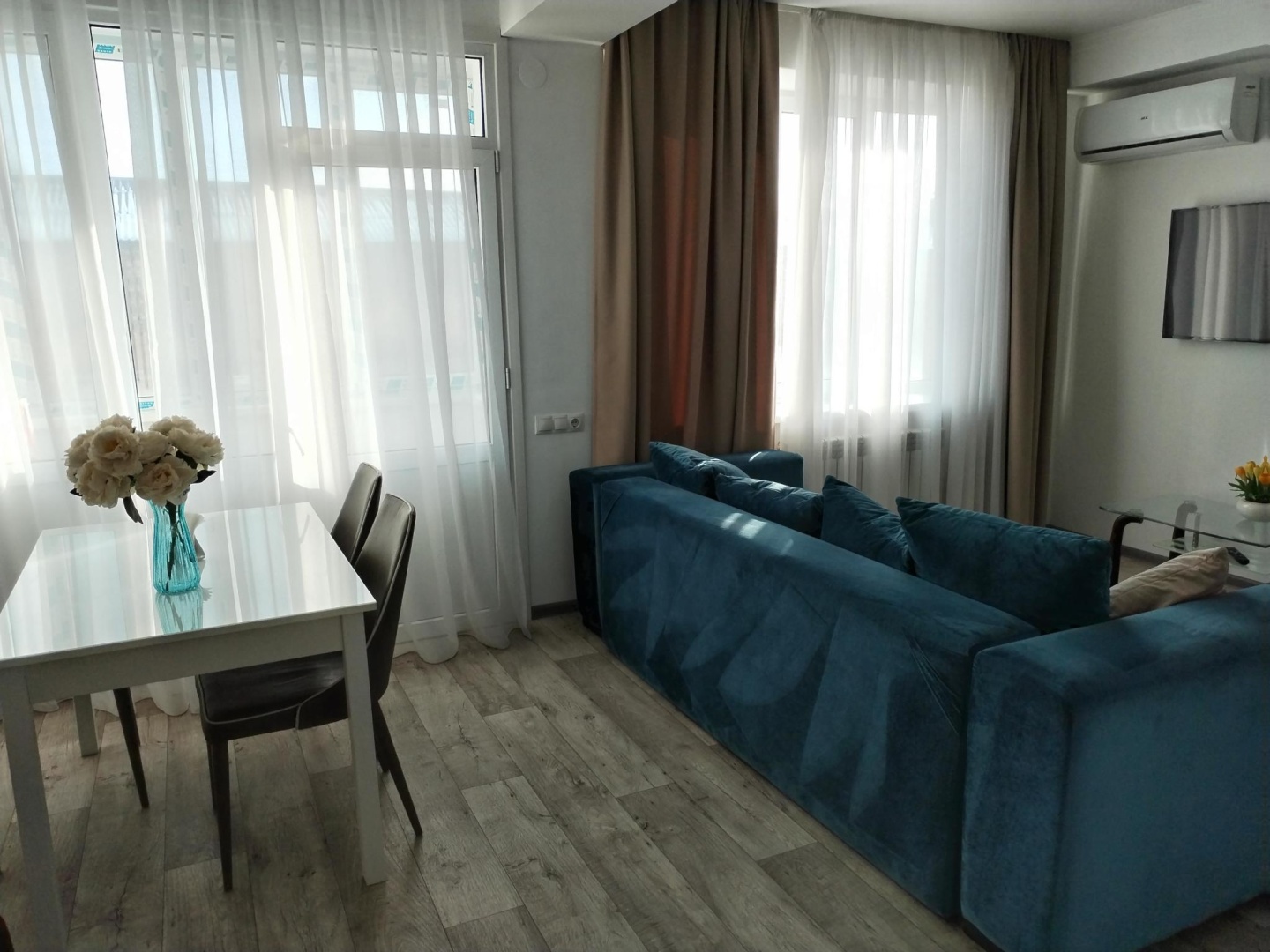 Rooms Apartments (Румс Апартментс) на улице Власова