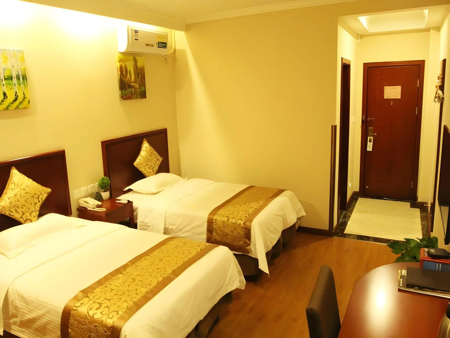 GreenTree Inn ZhangJiaKou XiaHuaYuan District XinChen Road Express Hotel