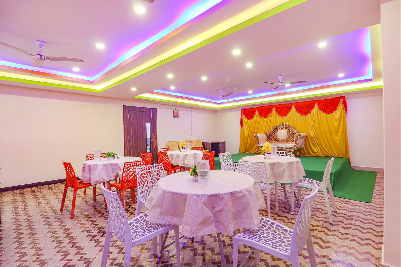 Photo - FabHotel Broholic Suites