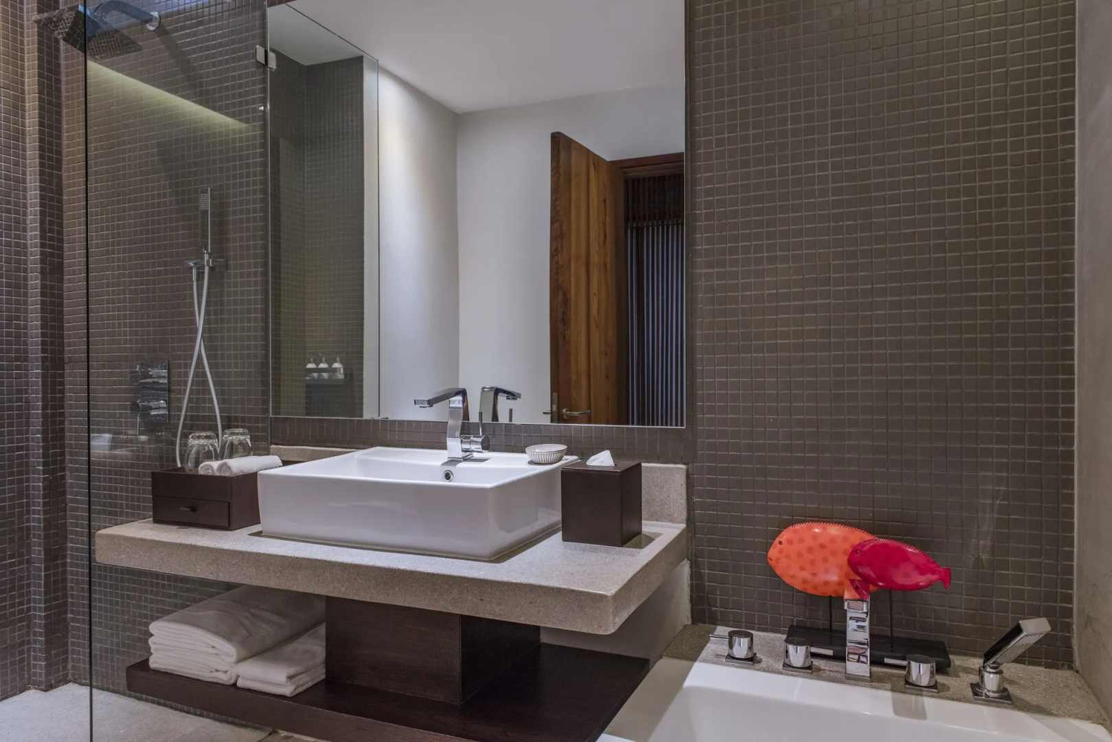 Photo - The Aviary Hotel