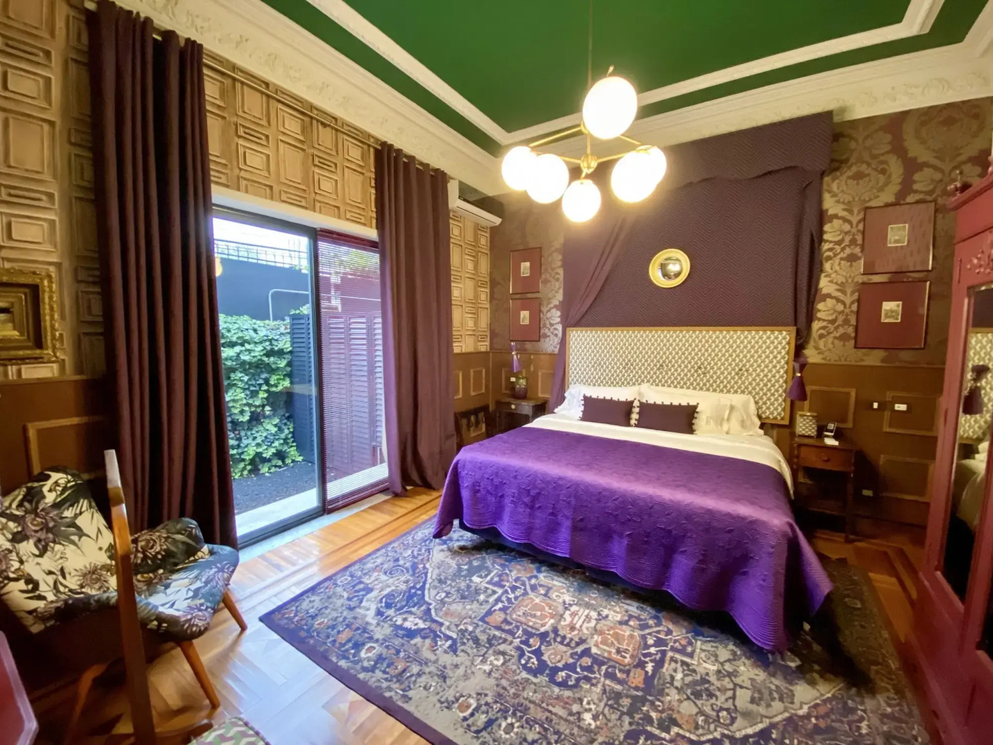 Photo - Pug Seal Polanco Anatole France