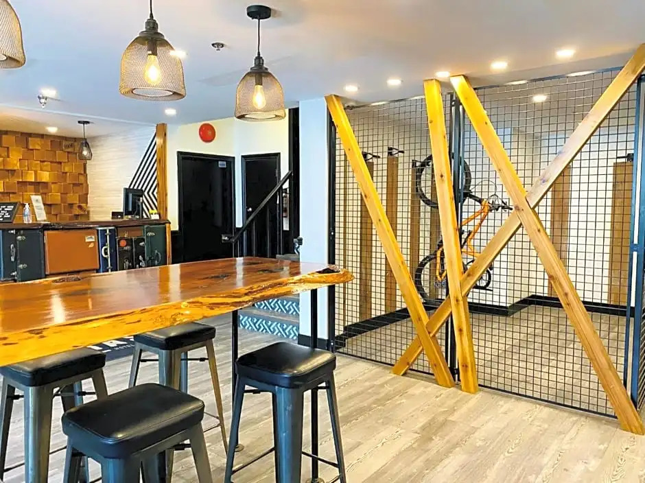 Photo - Hotel Squamish