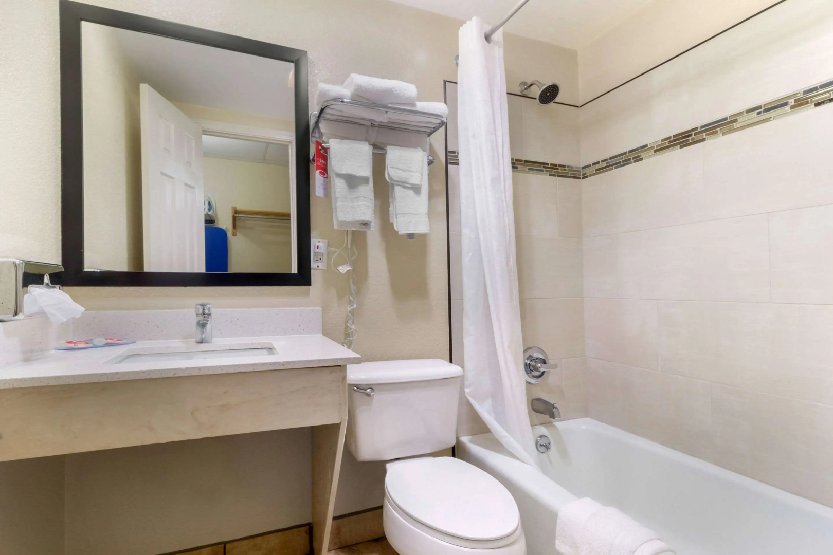 Photo - Econo Lodge Inn & Suites Gatlinburg at the Convention Center