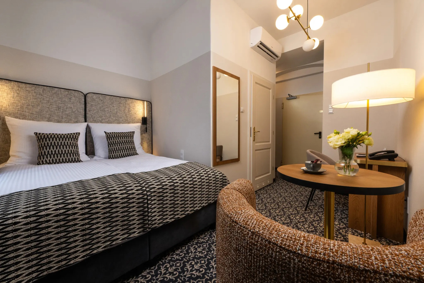 Photo - Palladian Hotel