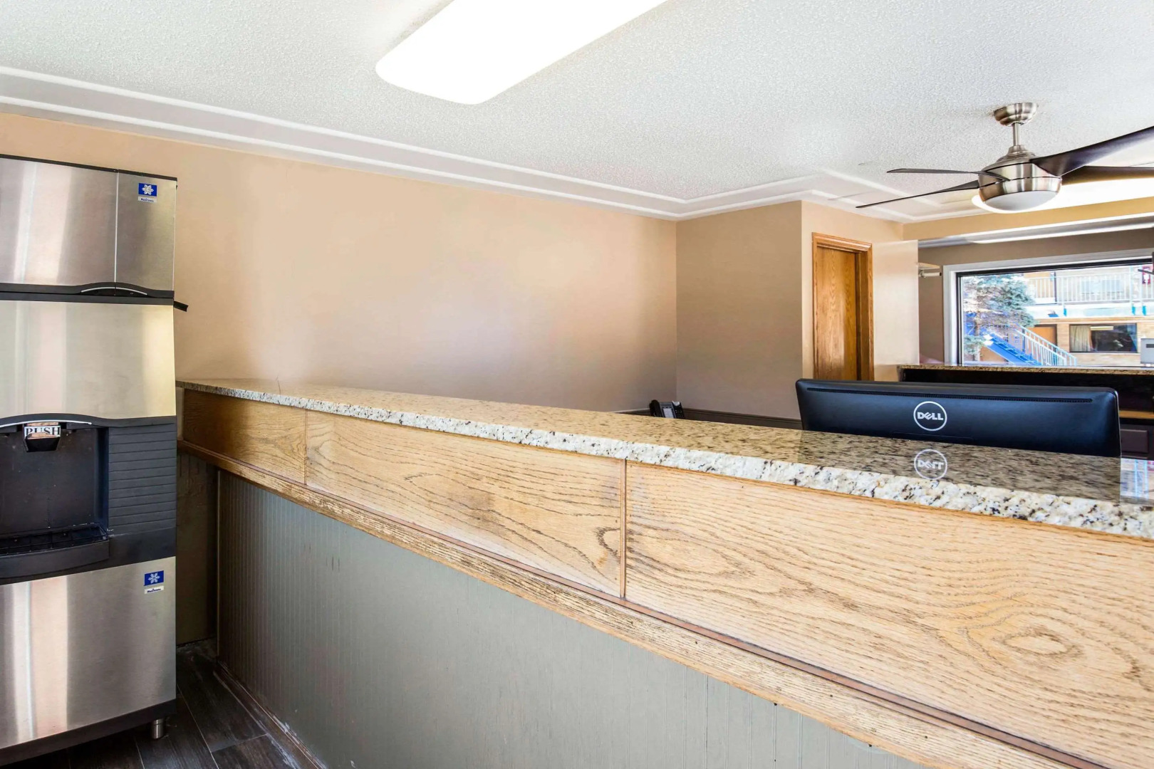 Photo - Rodeway Inn Lyons - La Grange