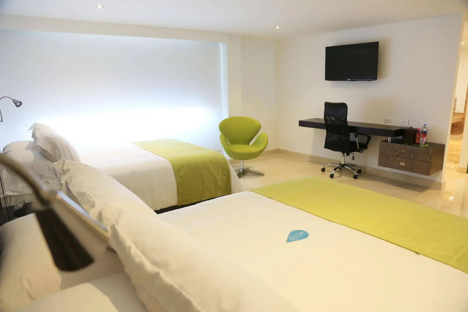 Photo - Washington Plaza