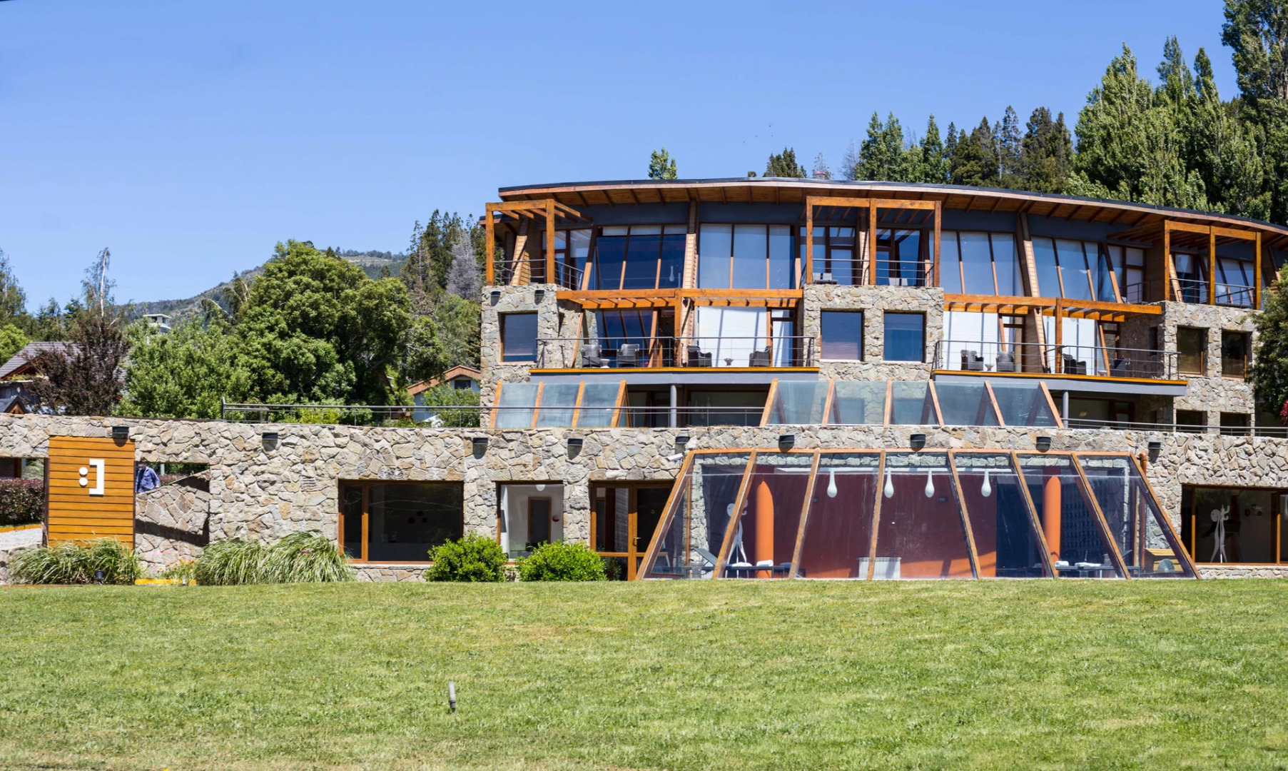 Photo - Rochester Bariloche Suites & Spa