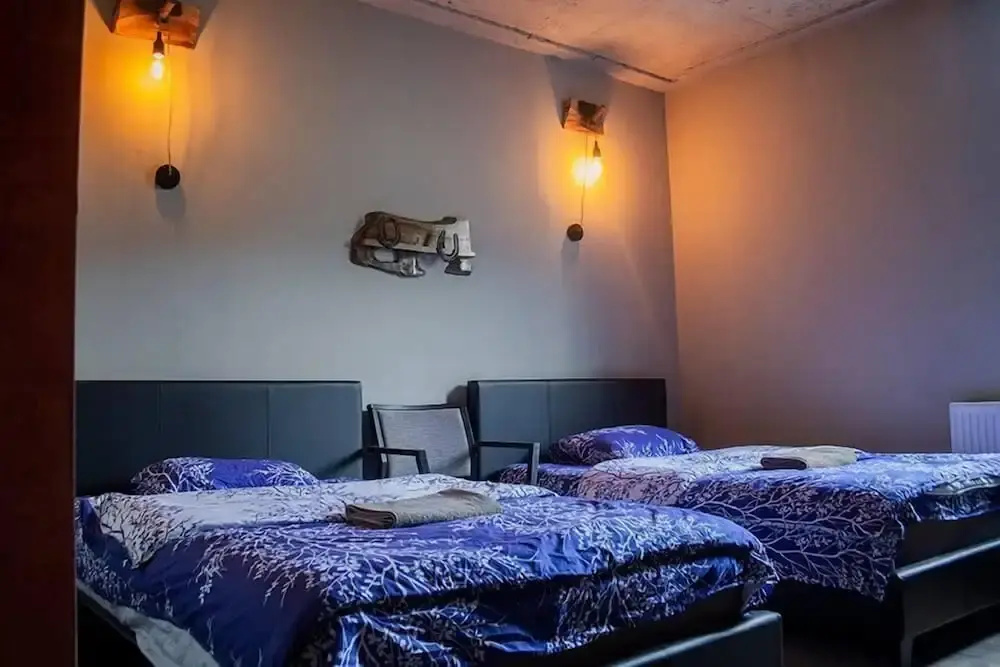 Photo - Korte Hotel Sleeps 14 with Courtyard