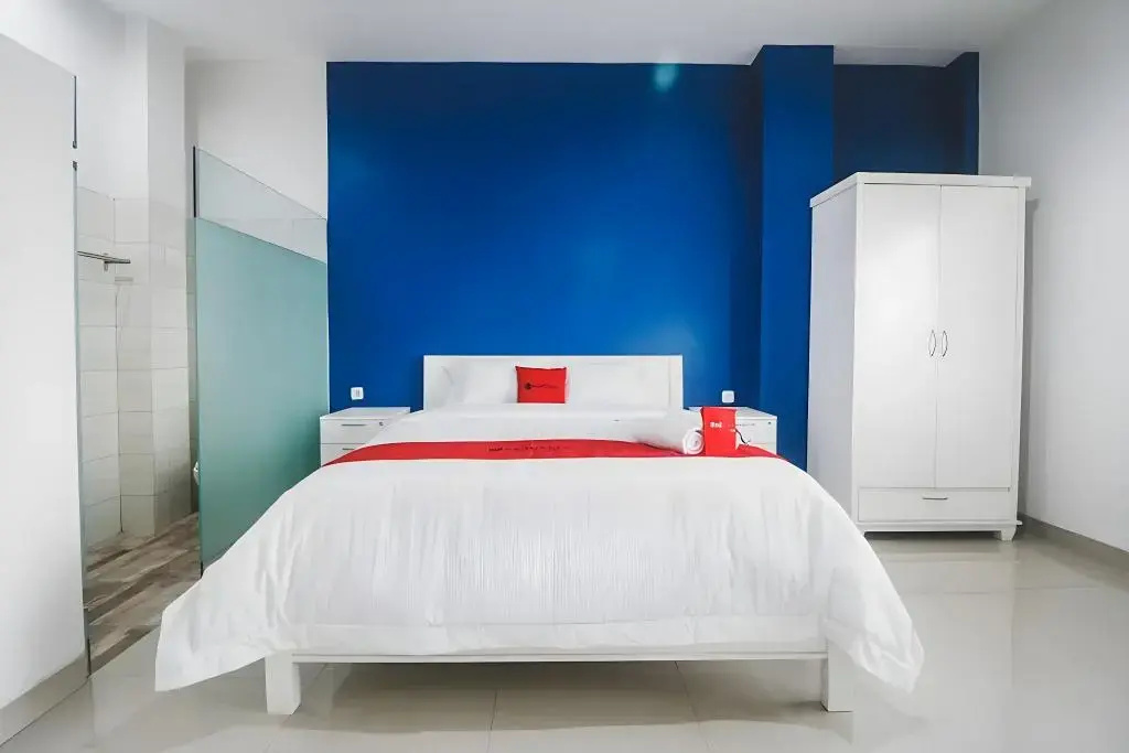 Foto - RedDoorz Plus near Living Plaza Jababeka