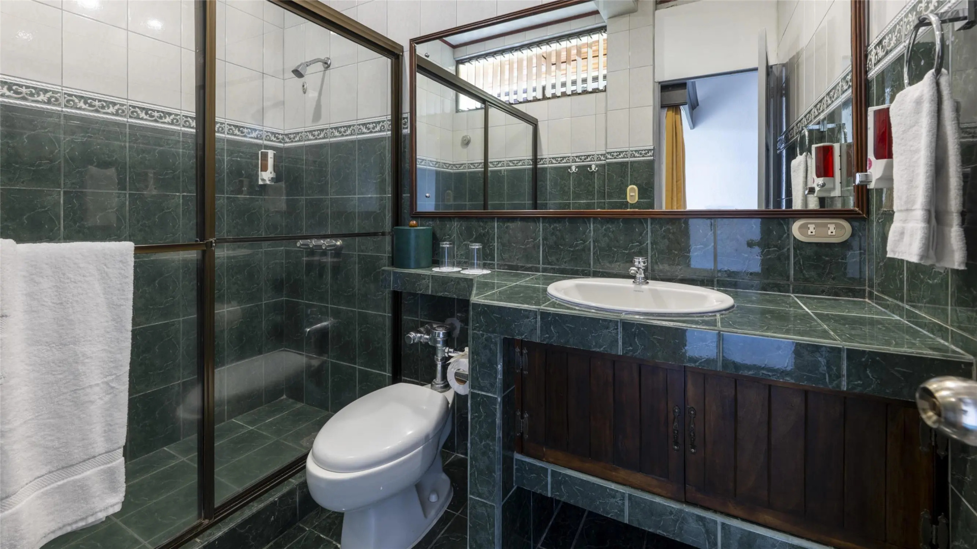 Photo - Best Western Hotel & Casino Kamuk