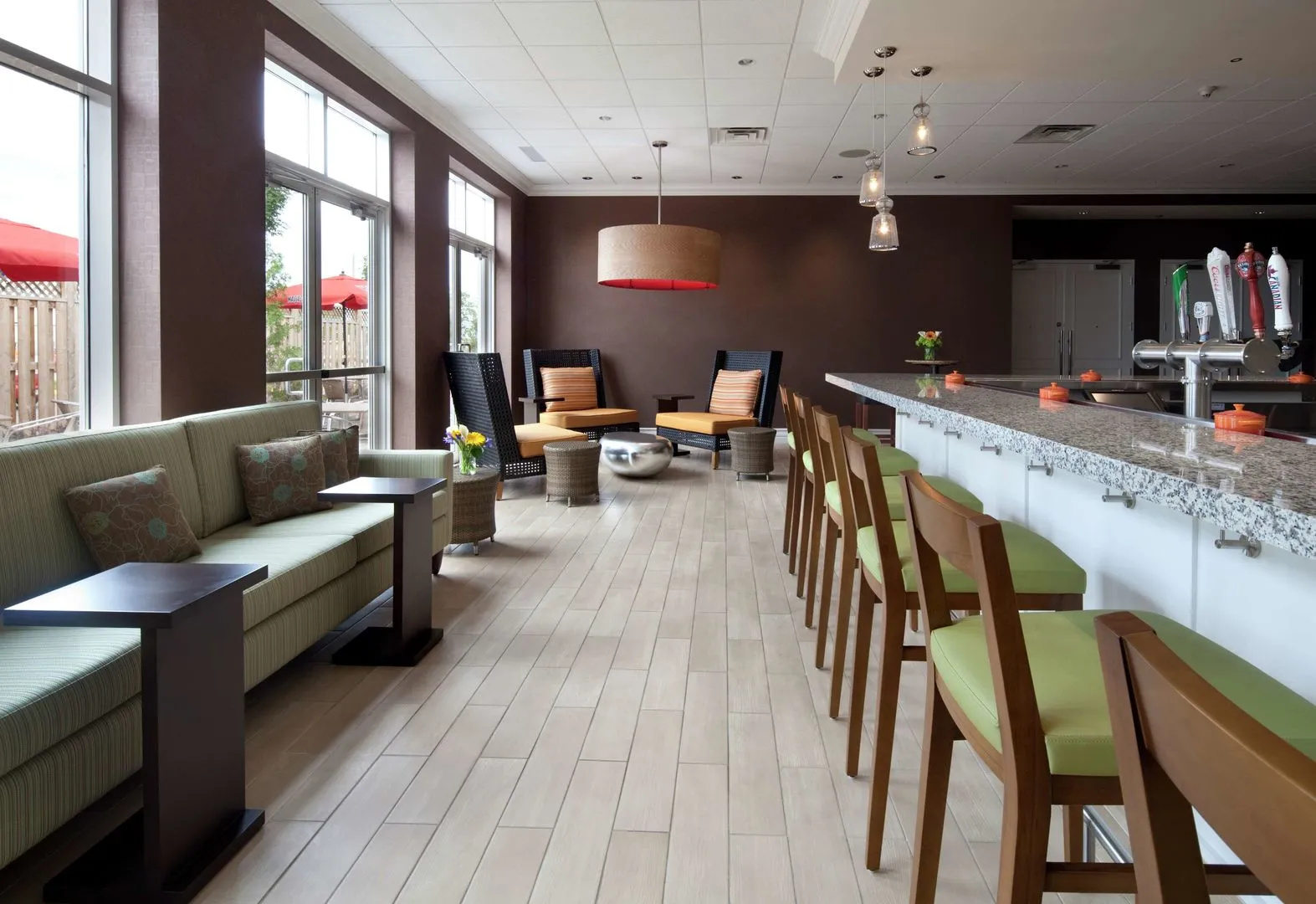 Photo - Hilton Garden Inn Montreal Airport