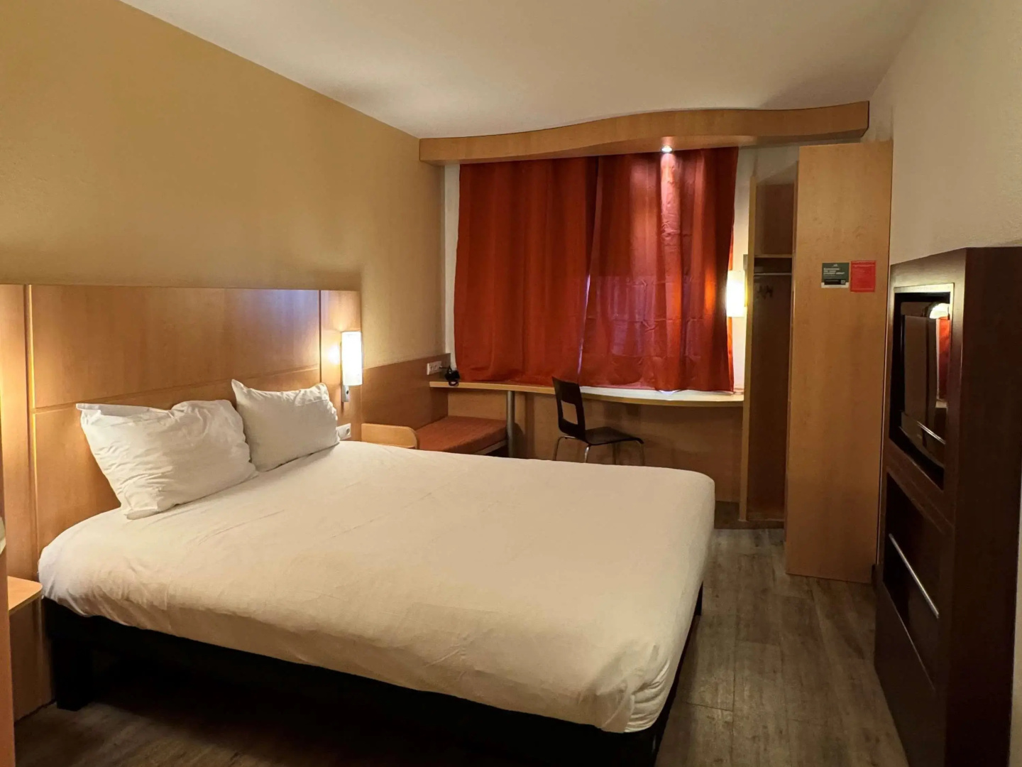 Photo - ibis Istres Trigance