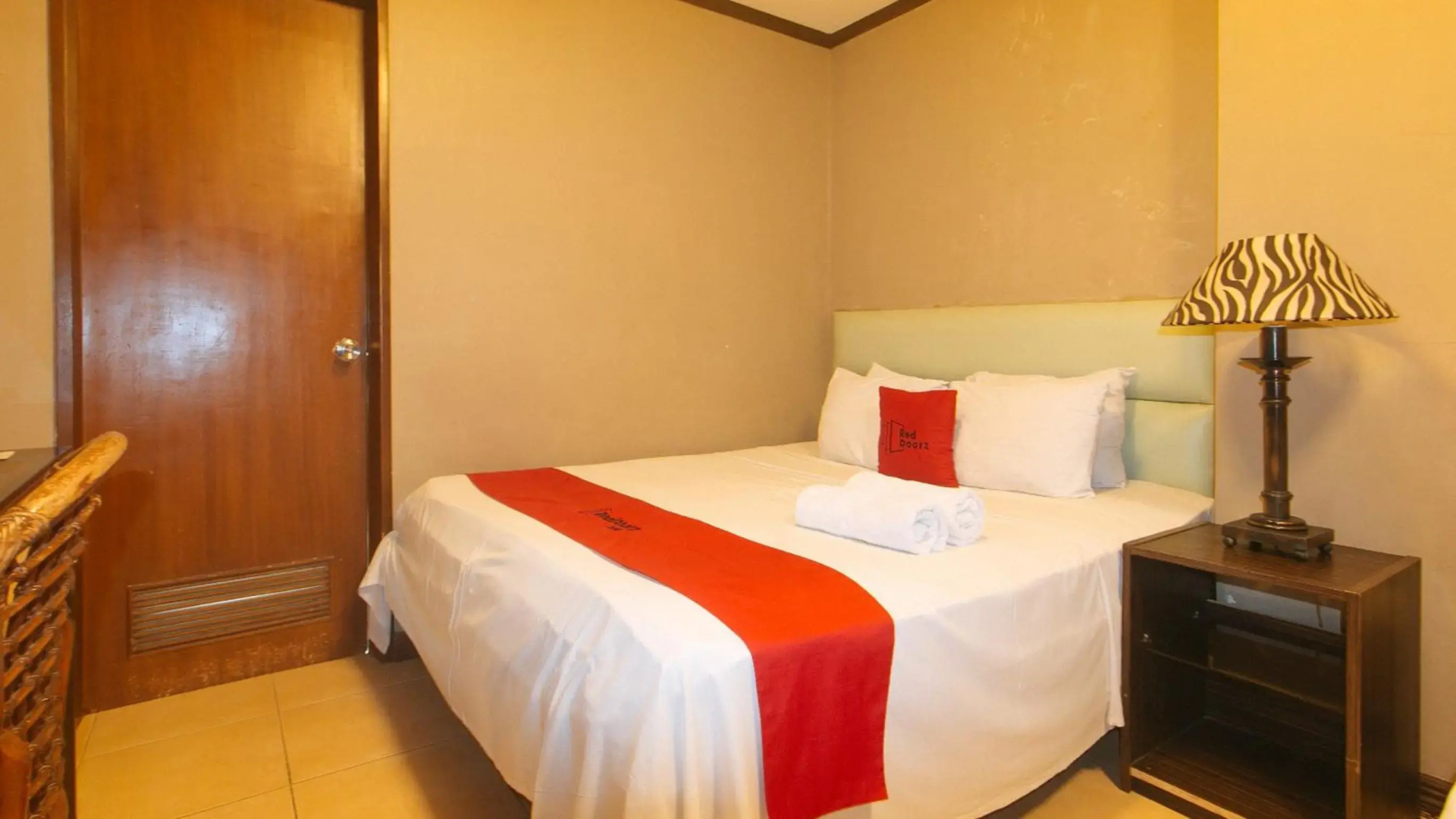 Foto - Reddoorz near Landers Superstore Cebu City