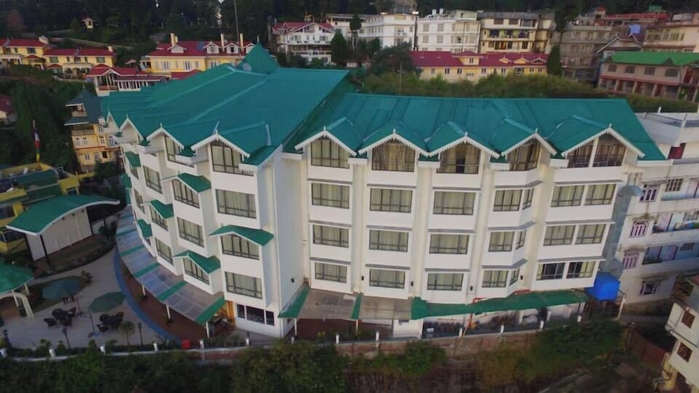 Crescent Resort