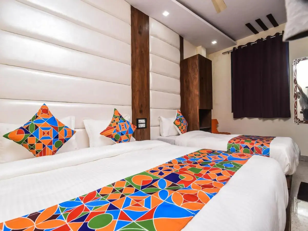 Photo - Hotel Dollar Inn