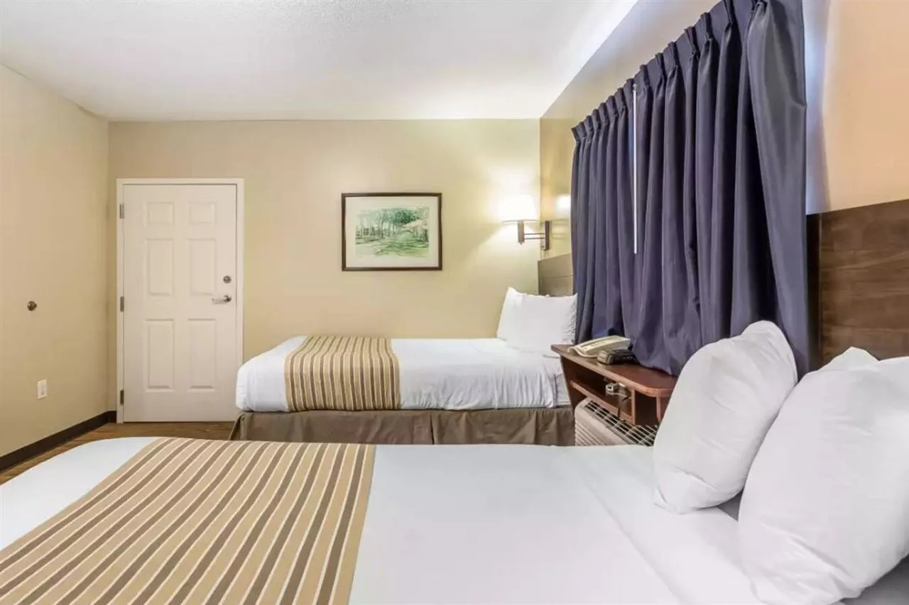 Photo - Suburban Studios near University of North Carolina-Charlotte