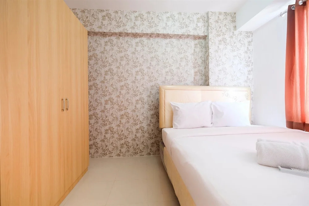 Cozy 2BR Bassura City Apartment with City View