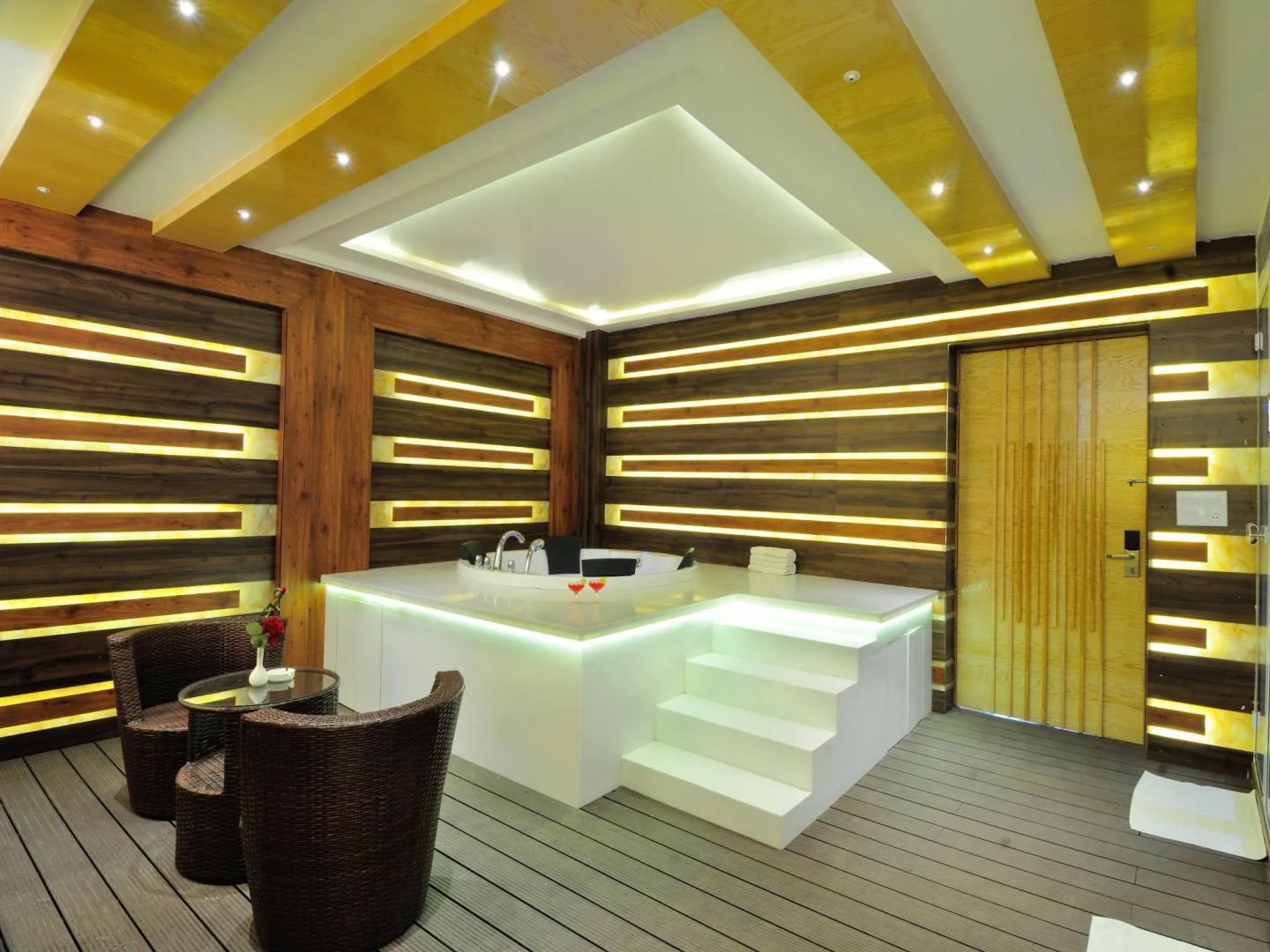 Foto - The Gold Regency - 02 Mins from New Delhi Railway Station