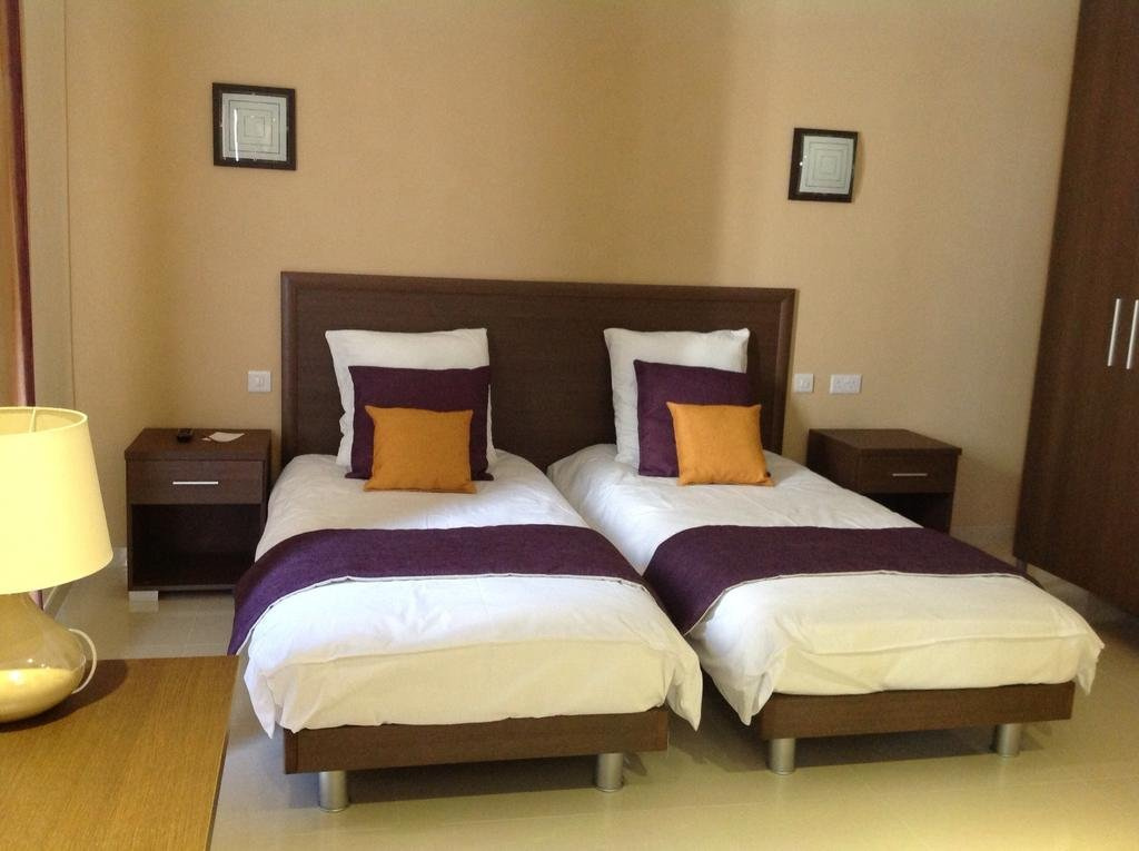Photo - Windsor Hotel
