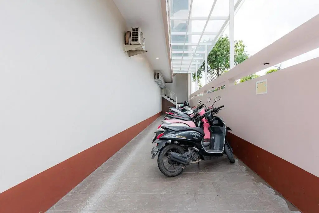 Foto - RedDoorz near Taman Palem