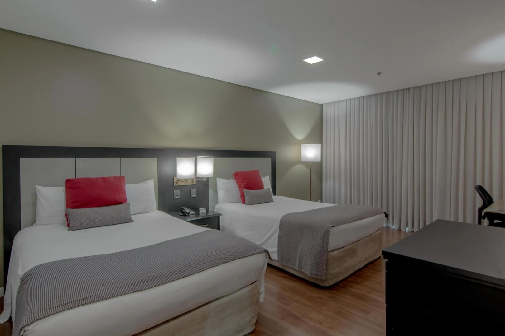 Foto - Hotel Deville Prime Porto Alegre