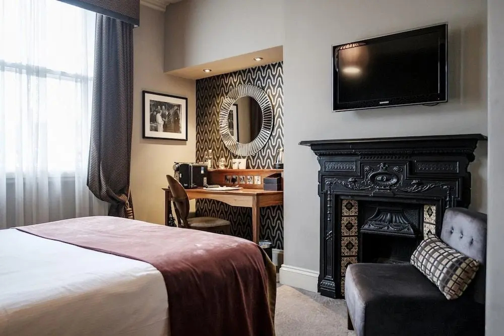 Photo - The Drayton Court Hotel