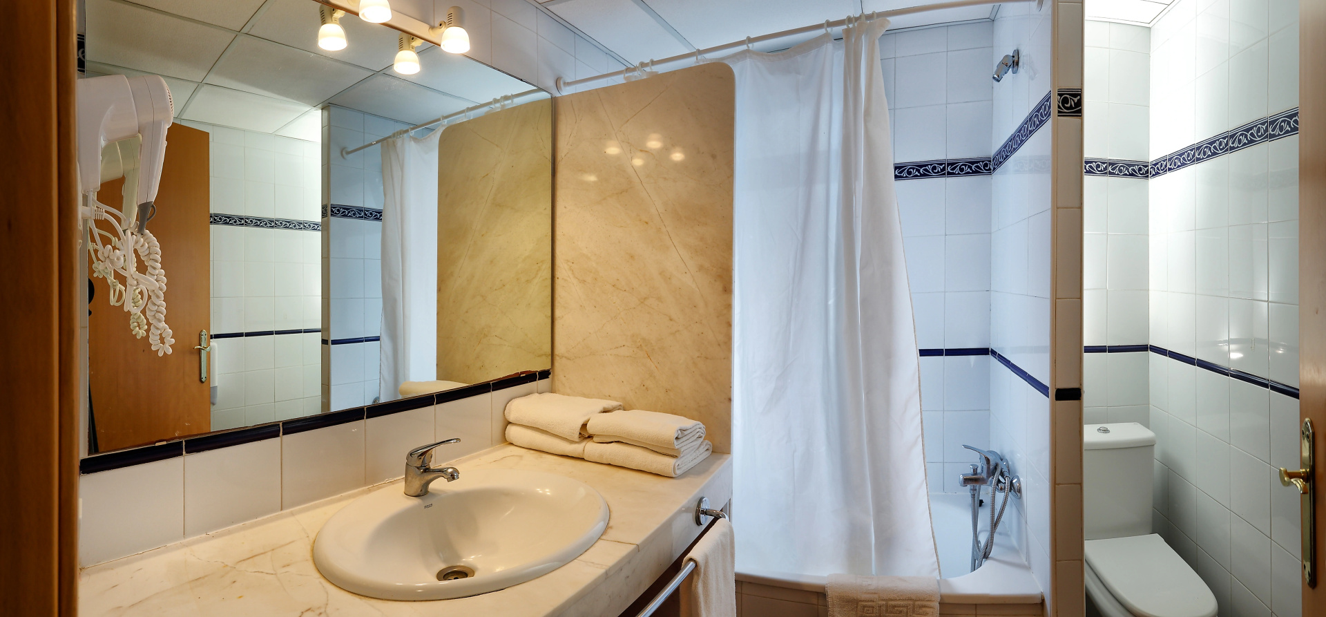 Photo - Pins Platja Apartments