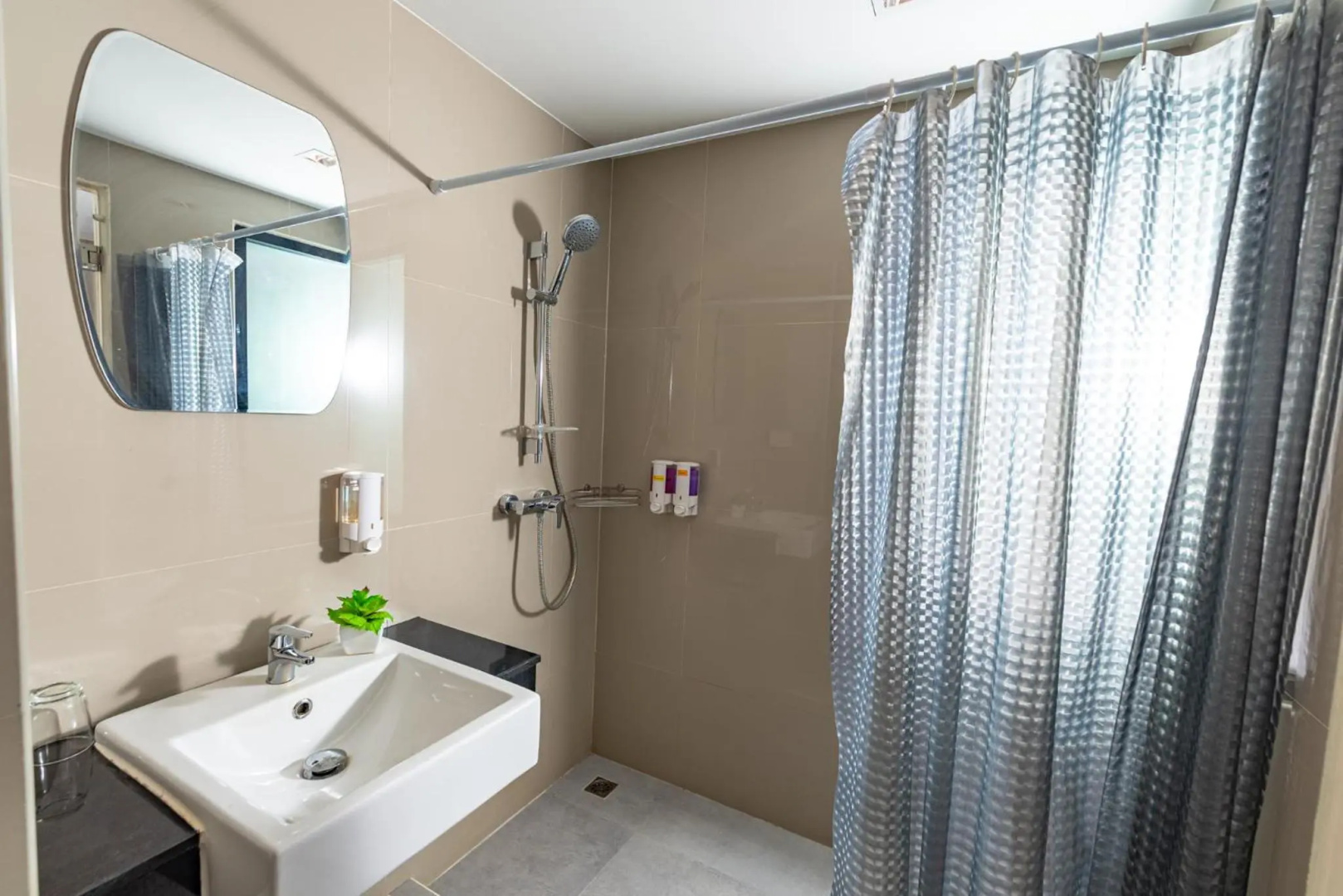 Foto - Sovereign Group Hotel