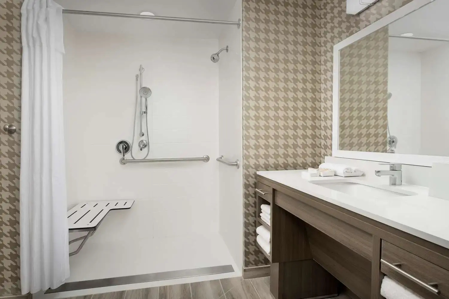 Photo - Home2 Suites By Hilton Tampa Westshore Airport