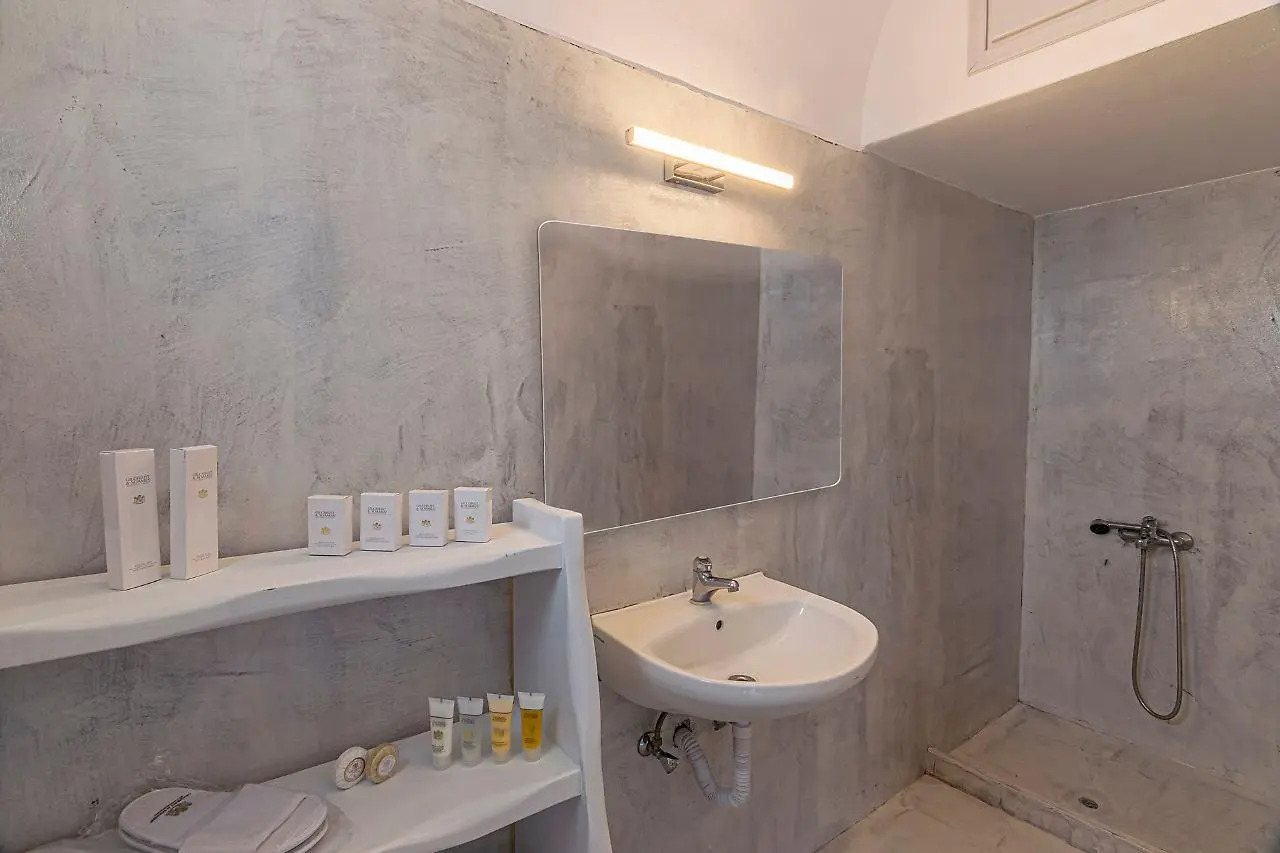 Photo - Phaos Santorini Suites