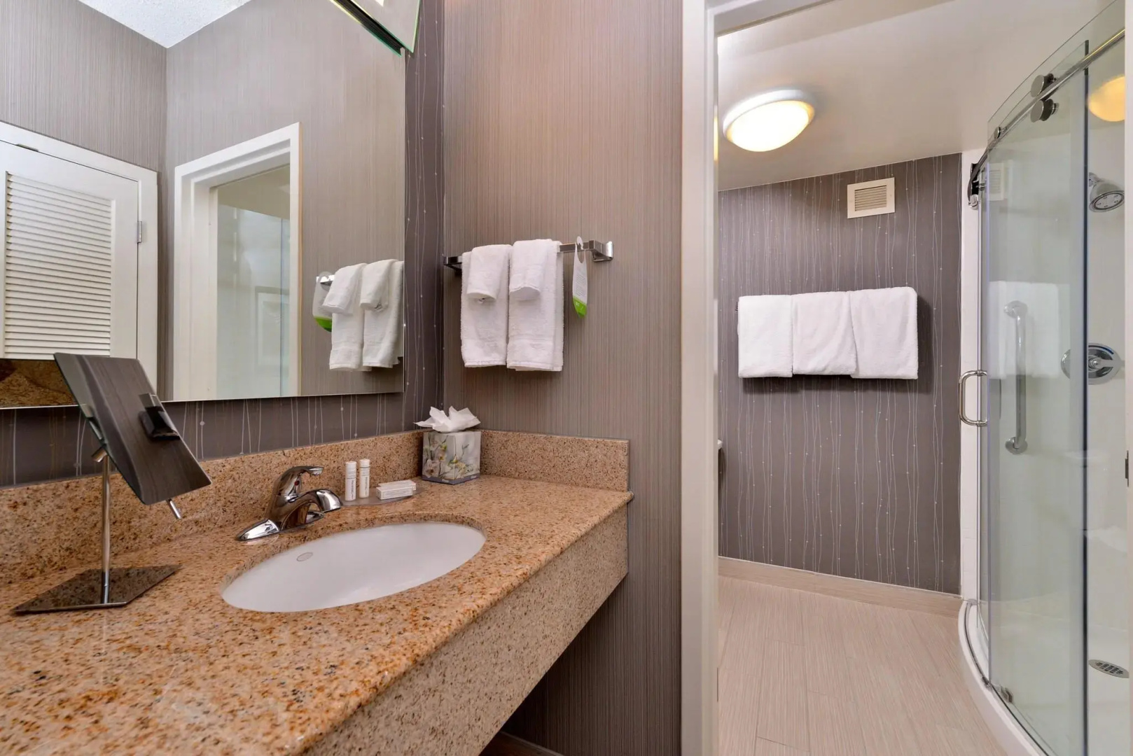 Photo - Courtyard by Marriott Dallas Northwest
