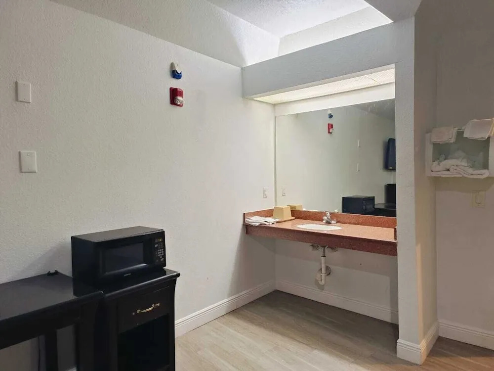 Foto - Hotel O Regency Suites Houston - IAH Beltway 8