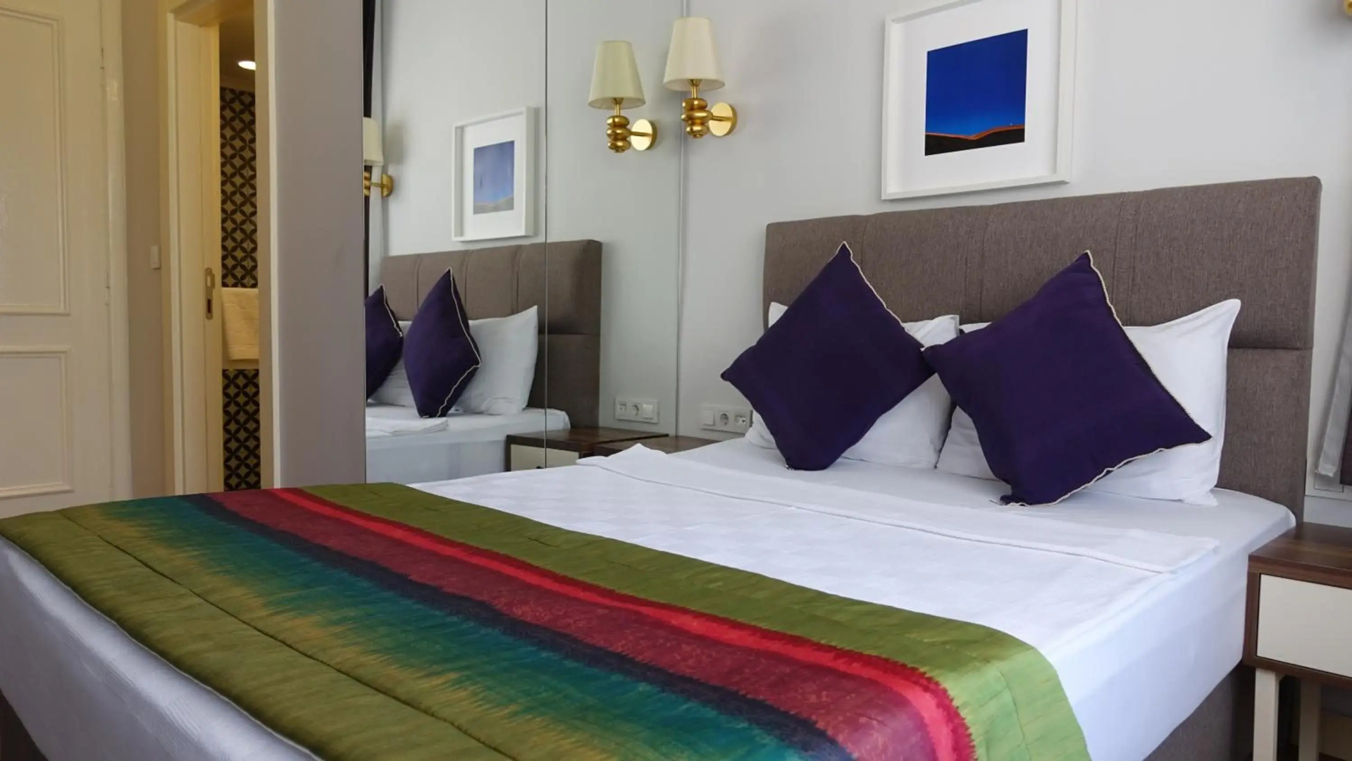 Photo - Mono Hotel