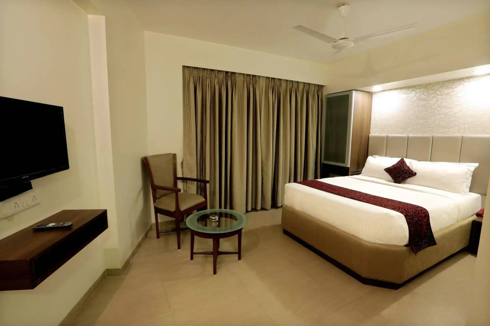 Foto - Central Beacon Hotel Surat