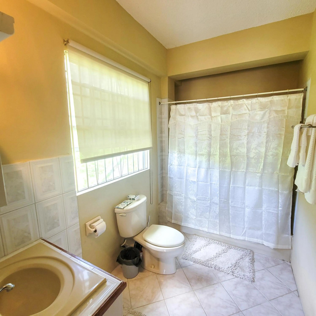 Venance Grand Yer apt 2 Enjoys Sea Views in Rodney Heights