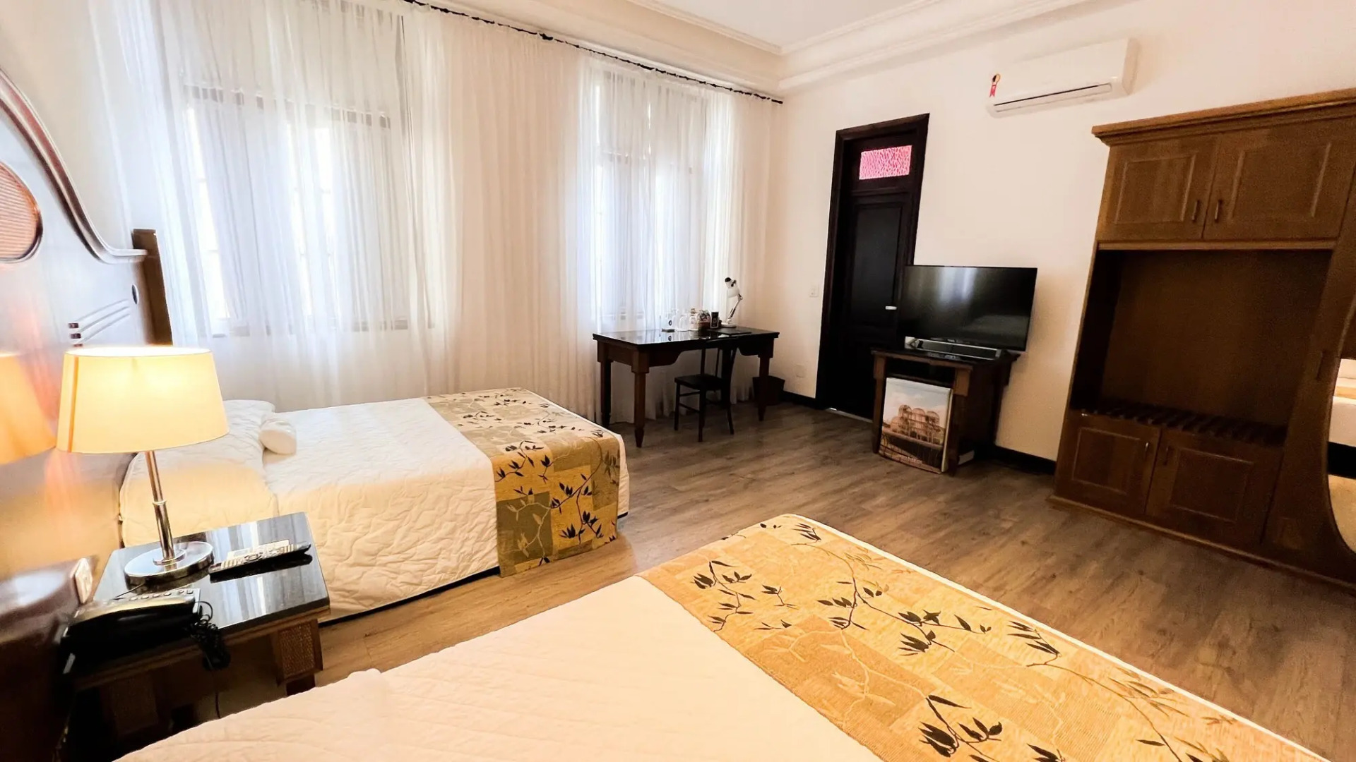 Foto - Johnscher by SJ - San Juan Curitiba