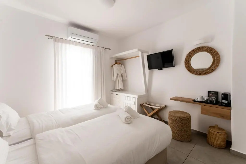 Photo - Super Paradise Hotel