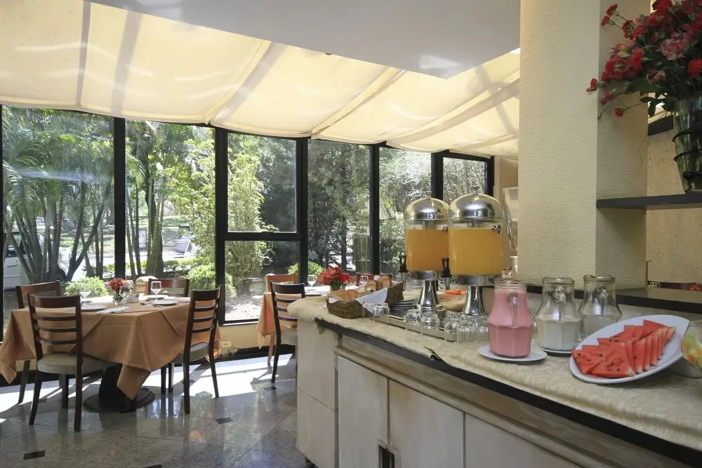 Foto - Bienal Suítes