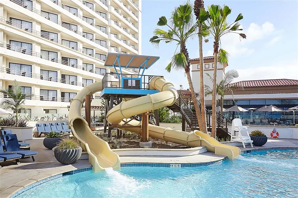 Photo - The Waterfront Beach Resort, A Hilton Hotel