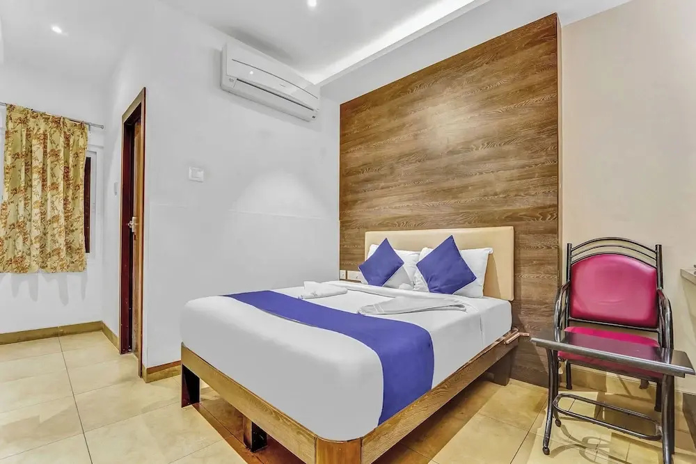 Foto - Hotel Karpagam Lodging House Nr Railway Station & Gandhipuram bus stand
