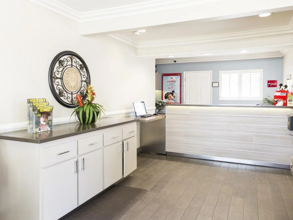 Photo - Anaheim Islander Inn and suites near Park and Convention center